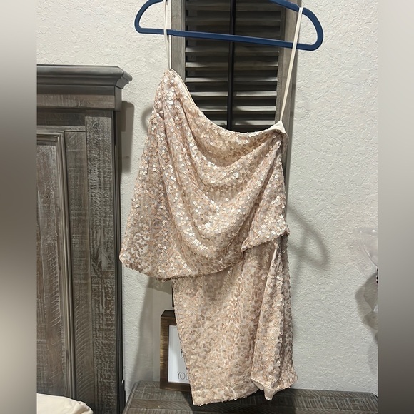Jessica Simpson mini one shoulder sequins dress in great shape size 2 - Picture 1 of 6